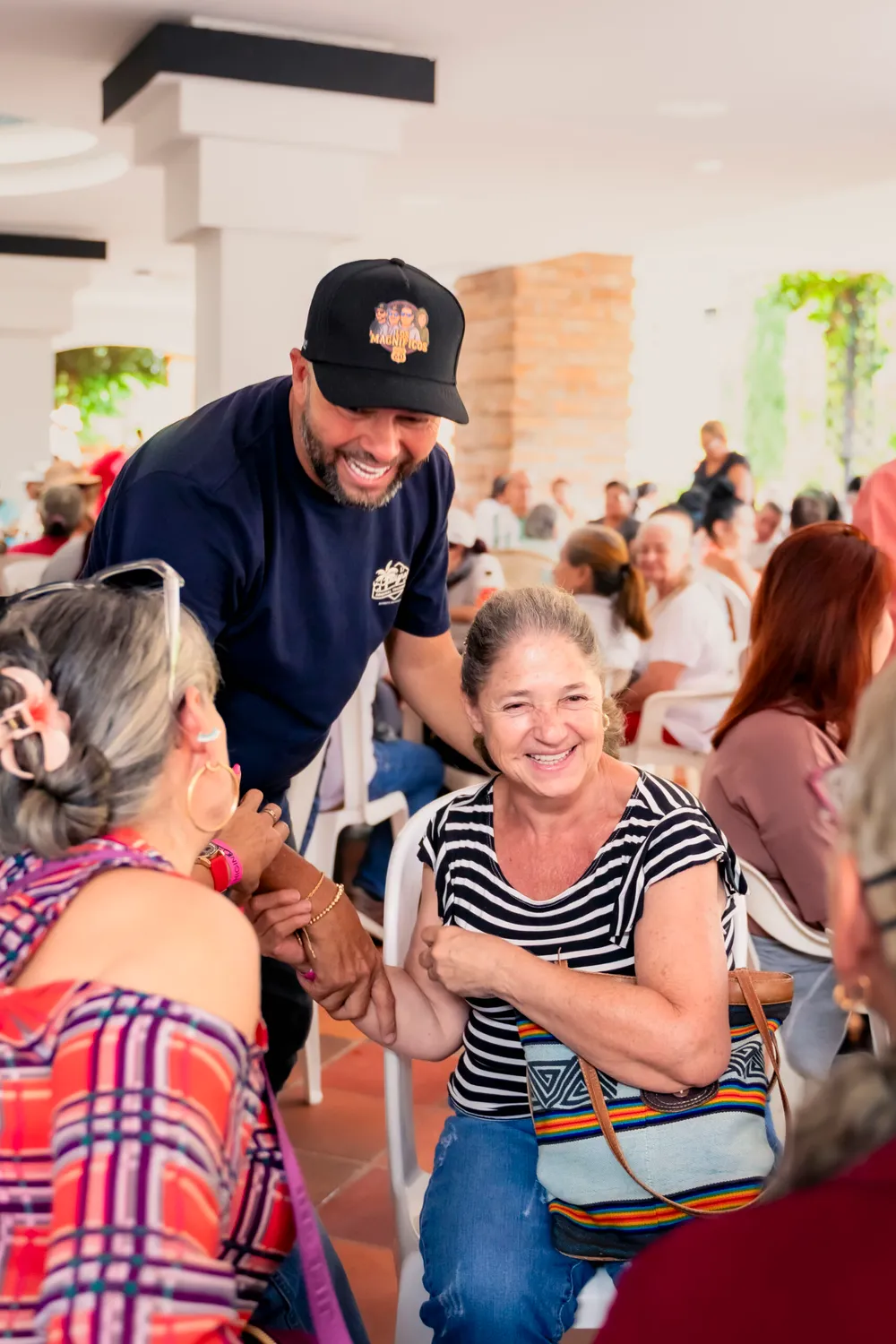 Fabián compartiendo un encuentro con la comunidad